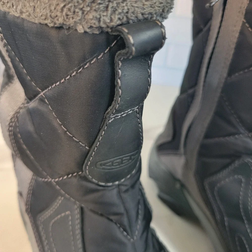 Keen Womens Betty Size 8.5 Waterproof Snow Boots Black Gray Quilted Lined